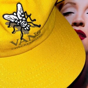 🐝⚫️🐝• 🧢 VANS x 🐝… Vibes• 👅🐝👅